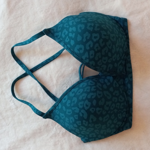 NWOT SHADE & SHORE 34D bikini top - Picture 1 of 1